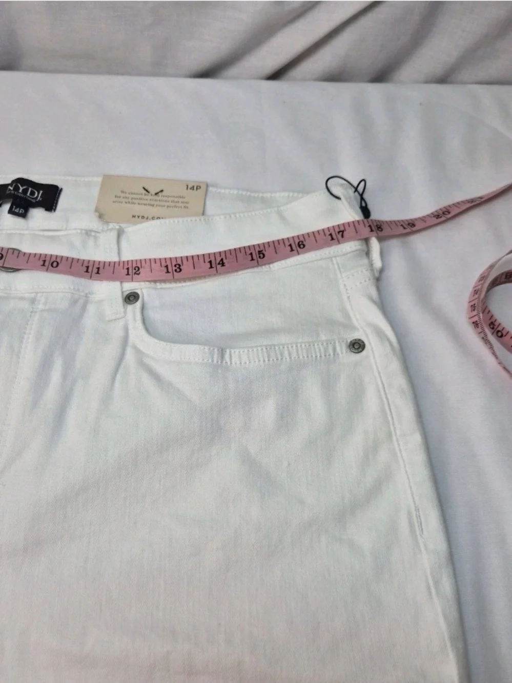 Nydj Women's Shorts Bermuda Size 14P Petite Optic White Stretch NWT 34